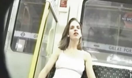 Busty Alex sex moi la nhat Harper lắc âm hộ của cô