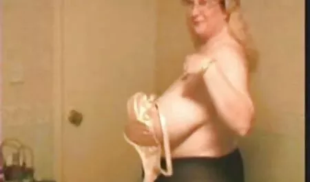 Elizabeth sex hoc sinh moi nhat Jolie tình