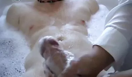 Làm phim set moi nhat hay tình với một cô gái xinh đẹp trong lốp xe
