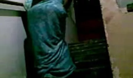 Rất phim sex gai dep moi nhat nhanh chóng làm tình với một cô gái tóc vàng ở trong phòng tắm
