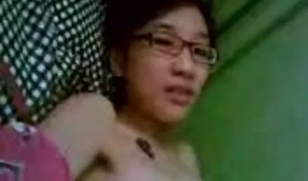 Ra lệnh cho một gái điếm đến hồ bơi cho phim sex nhật bản moi nhat các thành viên của mình
