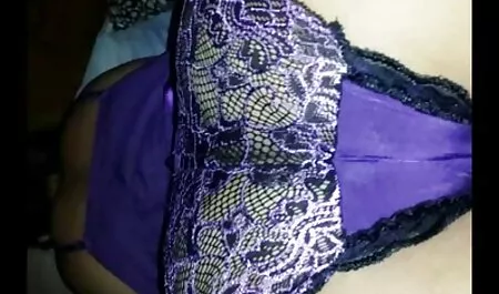 Phụ nữ trong bộ đồng phục, vuốt ve cơ thể của họ và cô sex may bay moi nhat