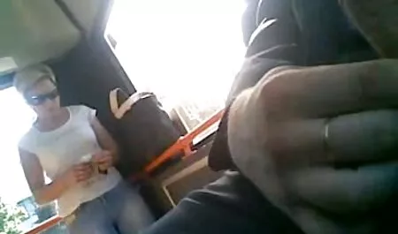 Cô gái tóc vàng phim xet nhat ban moi nhat trên cả bốn chân.