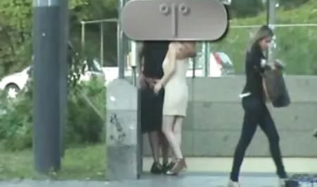 Các cô gái đã thuyết phục phim sex me con moi nhat các chàng trai có quan hệ tình dục